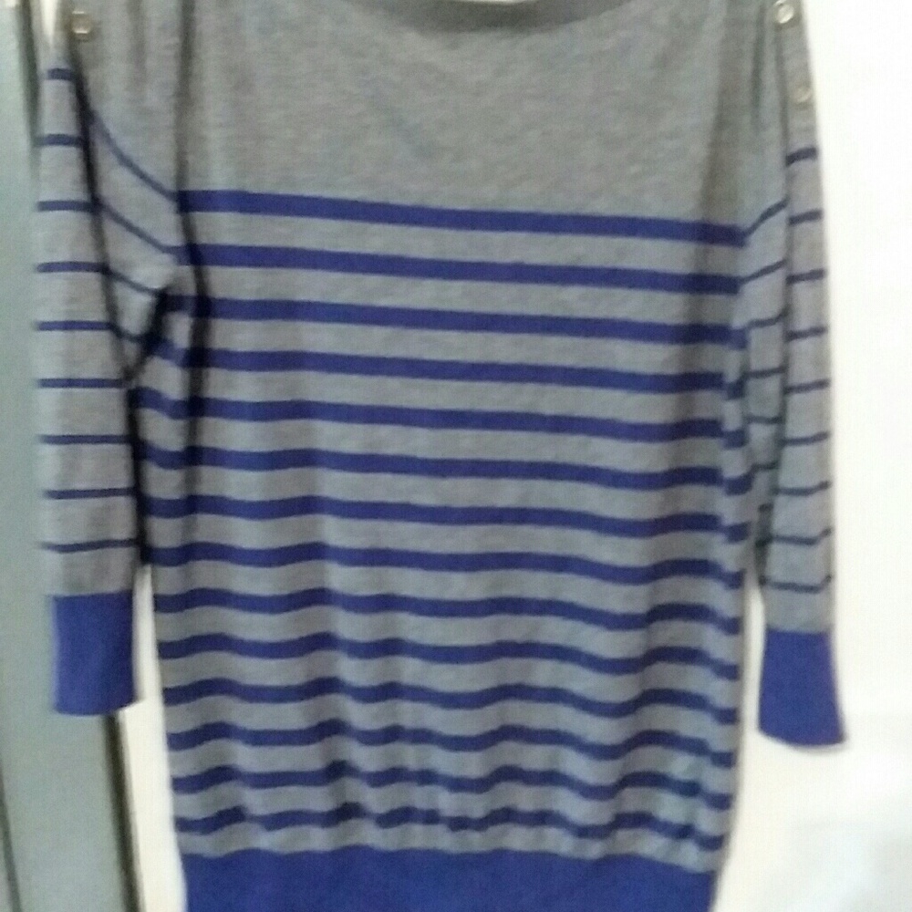 3/4 sleeve light sweater